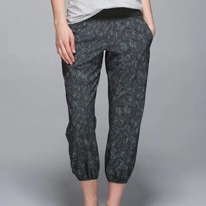 Lululemon Om Pant Sz 2 AKLY/GTRG Olive Green ~ Lounge Yoga